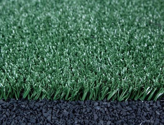 مادة PP 15mm ارتفاع الكومة عشب كرة القدم مع 12000 Dtex و PU طلاء لملاعب الرياضة في الهواء الطلق