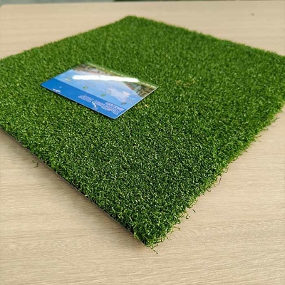 غولف أخضر العشب الاصطناعي Dtex 6000 15mm العشب الاصطناعي مع الألياف المنحنية للرياضة والحدائق