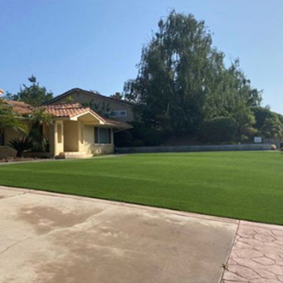 40 ملم الخضراء عالية الكثافة المناظر الطبيعية الفنية Astroturf لتنمية المناظر الطبيعية الحدائق أماكن الترفيه