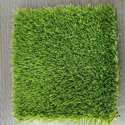 35 ملم ارتفاع كومة 11200 Dtex متعددة الأغراض المناظر الطبيعية الاصطناعية الخضراء العشب للزينة في الهواء الطلق والترفيه