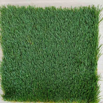 8800 Dtex 40mm ارتفاع الكومة الساخنة ذوبان الأقمشة دعم المناظر الطبيعية العشب الاصطناعي في 4 ألوان