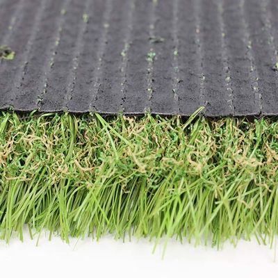 50 ملم ارتفاع كومة 9600 ديكس مقاومة للأشعة فوق البنفسجية العشب الاصطناعي لتصميم المناظر الطبيعية للترفيه