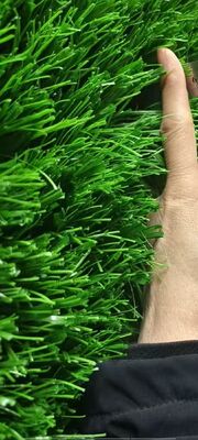 العشب الاصطناعي المقاوم للأشعة فوق البنفسجية لكرة القدم مع ارتفاع كومة 60 ملم وبدون معادن ثقيلة لأداء طويل الأمد