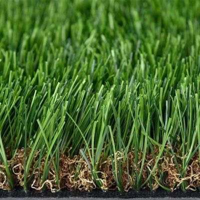 العشب الاصطناعي الخضراء 30 ملم المستخدمة للحيوانات الأليفة أو الحدائق السطحية مع مقاومة الأشعة فوق البنفسجية والمرونة الجيدة